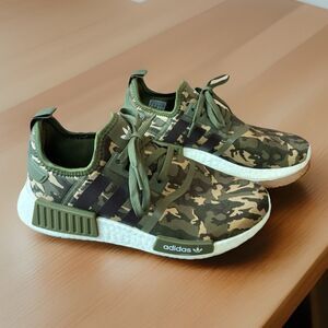 Adidas NMD R1 Green Camouflage Unisex Women’s Shoes Size 8.5-9 Men’s 7
